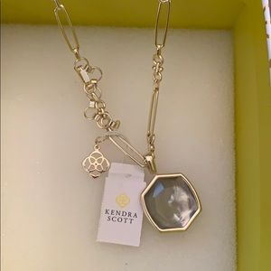 Kendra Scott necklace